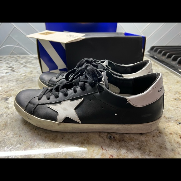 Golden Goose Black Superstar Sneakers in leather with White Star - Picture 7 of 12
